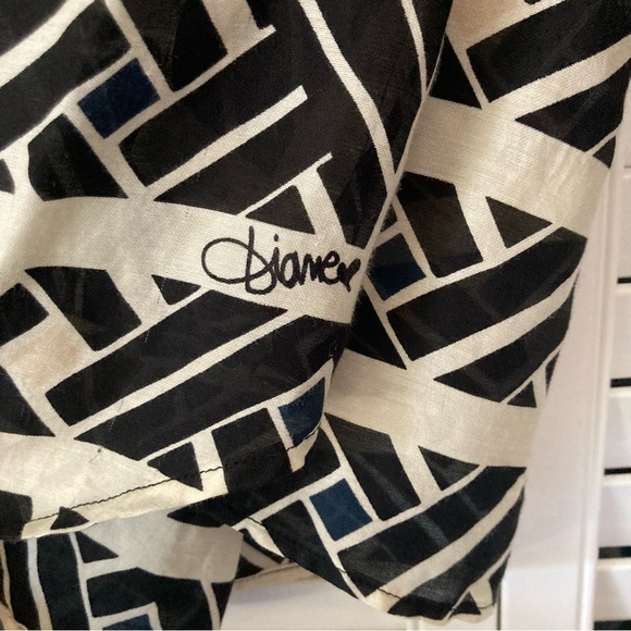 Diane von Furstenberg Multipattern Silk/Cotton Blouse Sz 6 - Picture 6 of 6